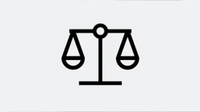 Line icon of a balance scale with two hanging pans