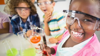 Kids learning in a laboratory
