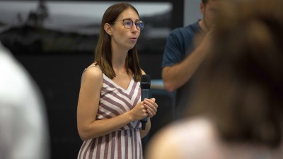 Julia Endores directing innovation workshop.